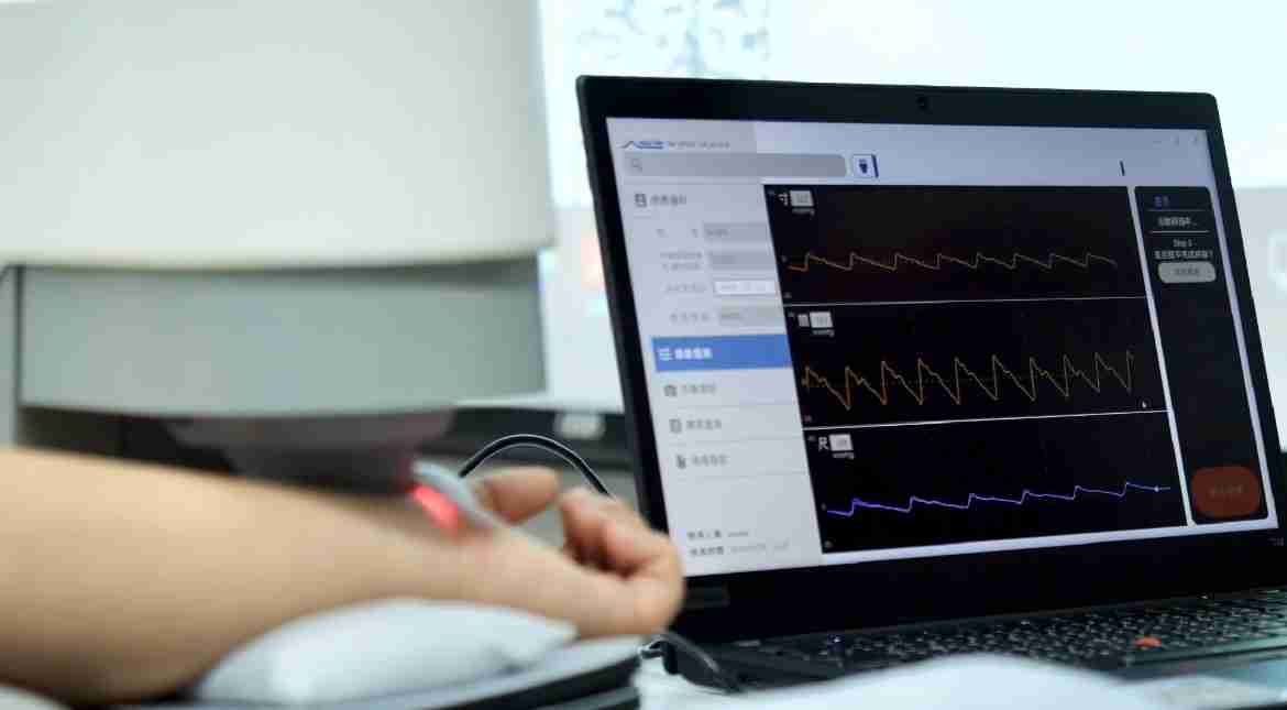 汇旺支付耘康以高解析与拟真的显示技术，，将其应用于中医检测，，，提供“中医数位化检测方案”，，，使传统中医检测结果数据化与可视化