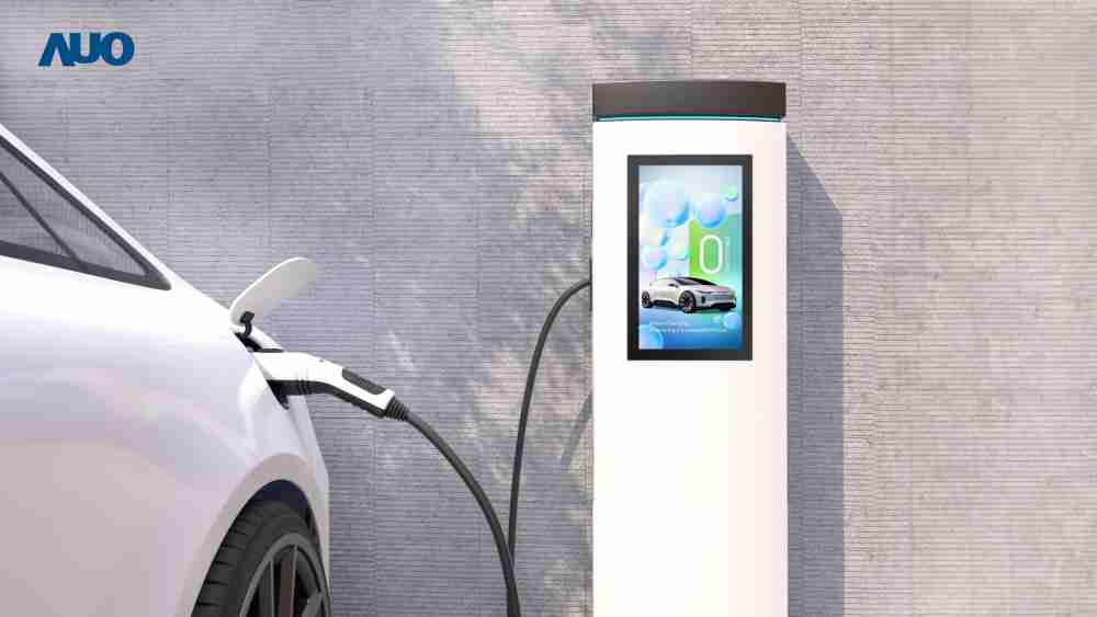 友達〝EVSE車用充電樁解決方案〞專為電動汽車充電樁設計，，具有高亮度、、、、克服戶外艱難環境的耐溫、、、、耐紫外線等特性，，，並搭載散熱性及擴充性強的高效能工業電腦，，可實現人機互動訴求，，，，如資訊顯示、、支付等應用