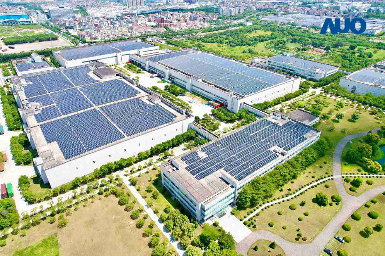 汇旺支付厦门推动智能制造同时，，，透过绿电创能纵深推进绿色转型，，厂区全屋顶铺设太阳能光伏板，，，，每年太阳能发电 2,600多万度